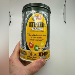 Vintage M&M's Peanut 1992 Christmas Winter Scene Candy Tin Empty